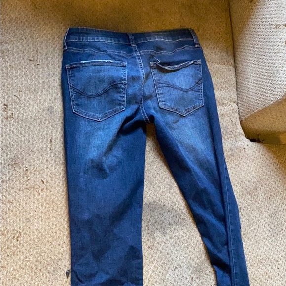 Distressed skinny jeans - Picture 4 of 7